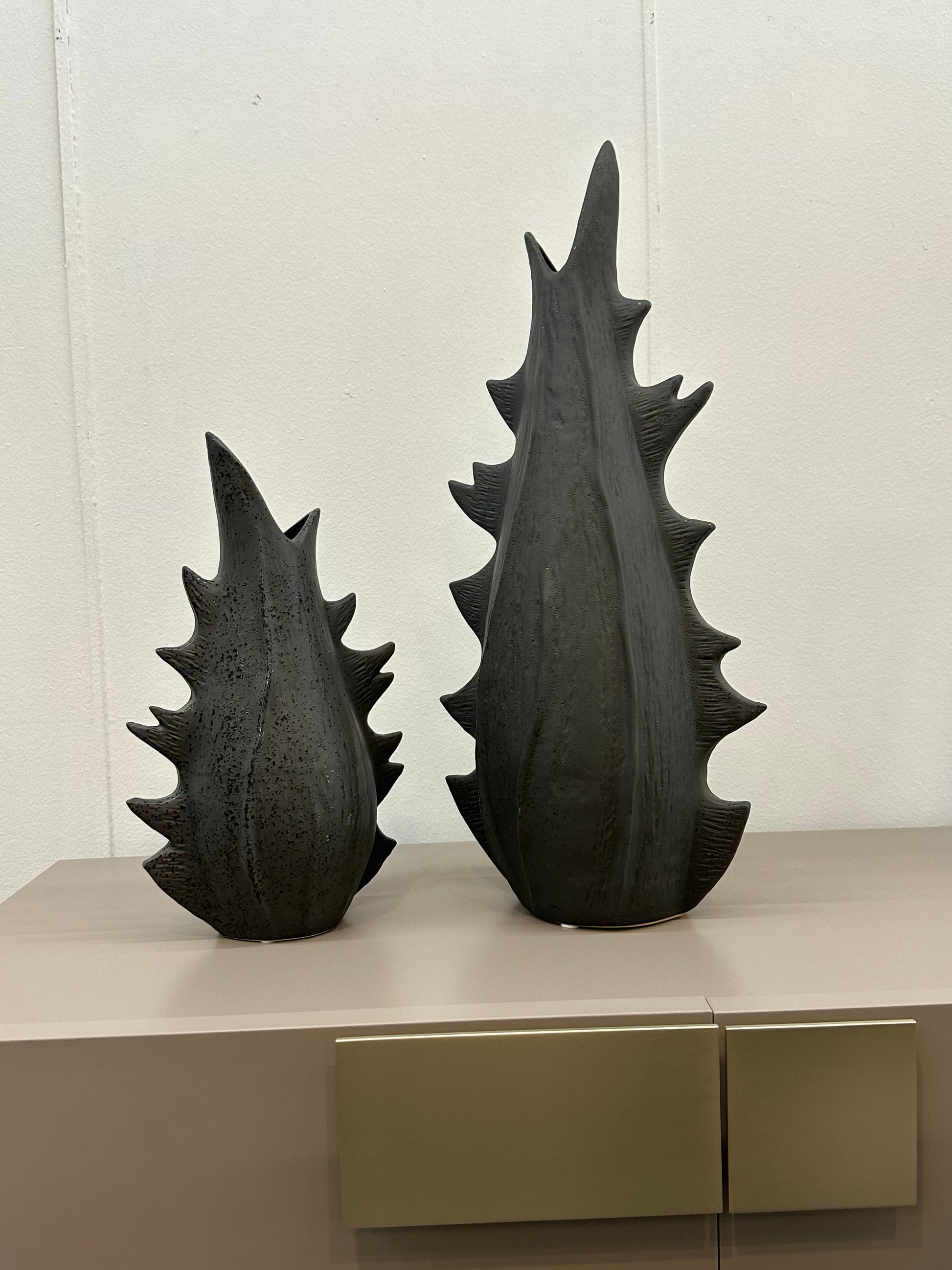 Vaso con spuntoni in ceramica - Muud Lugano